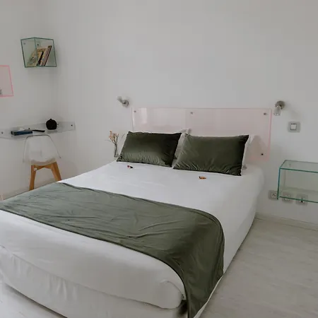 Ideal Sejour - Stylish Boutique With Quiet Garden 3*