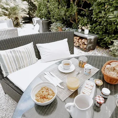 Ideal Sejour - Stylish Boutique With Quiet Garden Отель 3*
